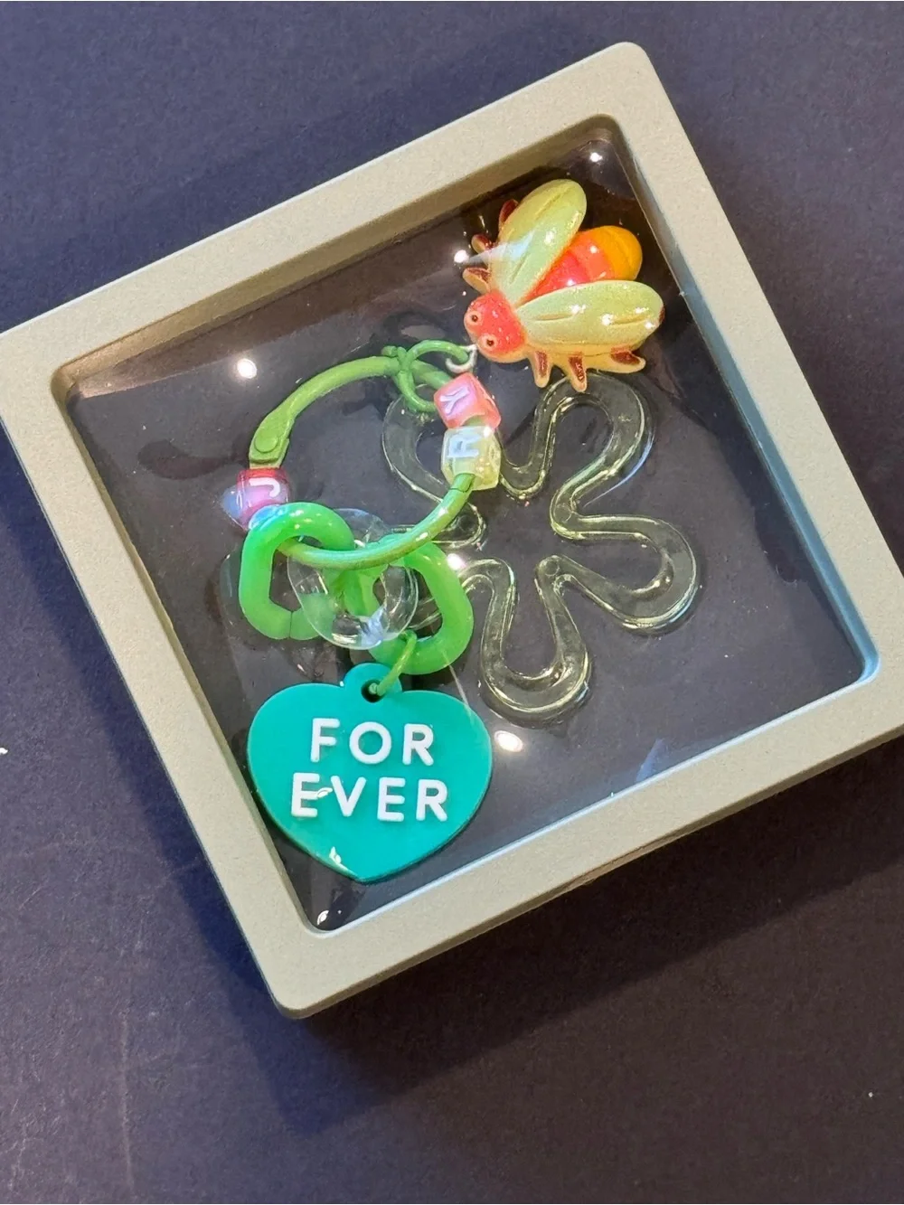 NWT Flower Bee Heart Charm Keychain Green Beaded Bag Clip in Shadow Box